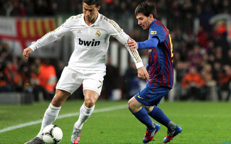 cristiano-ronaldo-vs-lionel-messi-2011.jpg