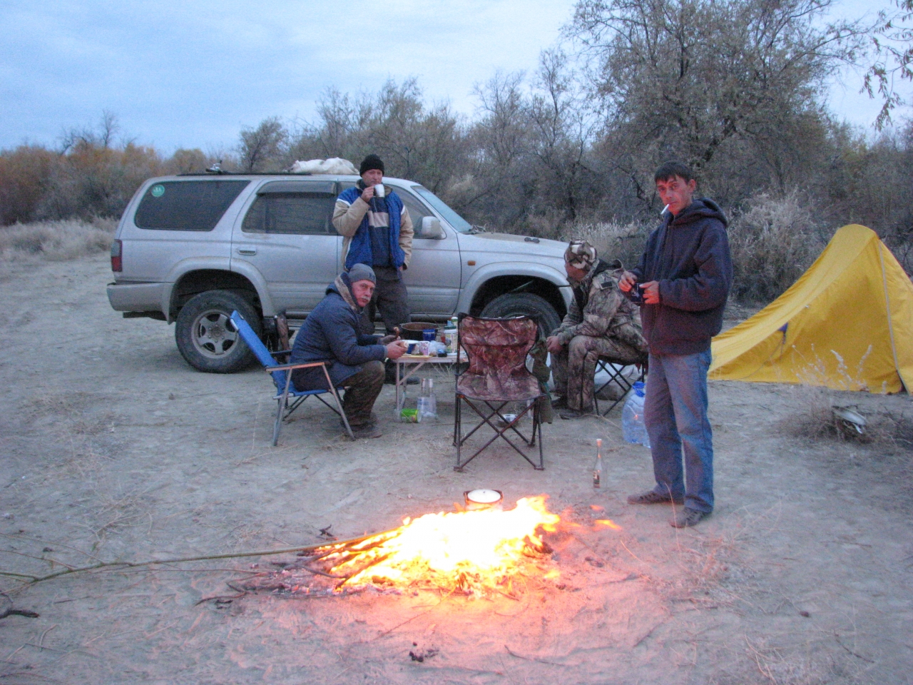 Холодное с ветром утро, р. Или, осенняя рыбалка