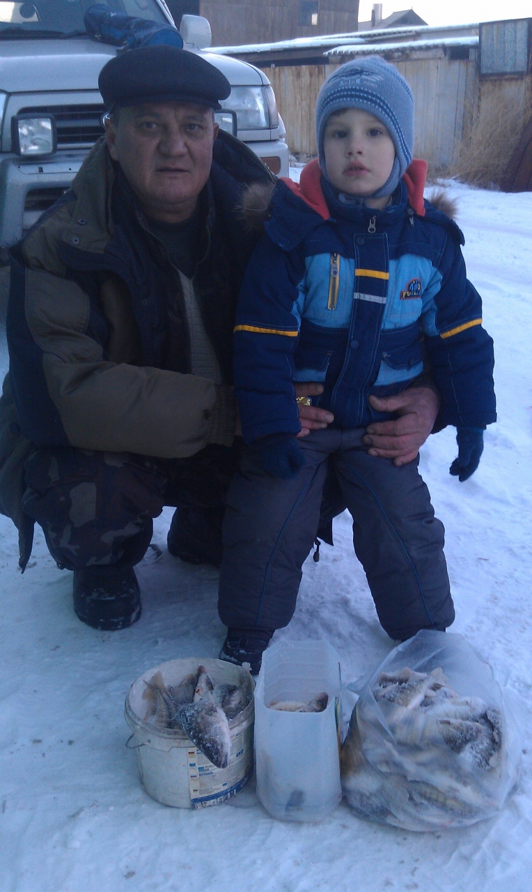 Окунь на зимней рыбалке