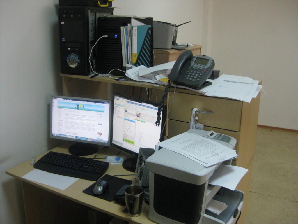 <img src="style_emoticons/<#EMO_DIR#>/dirol.gif"...