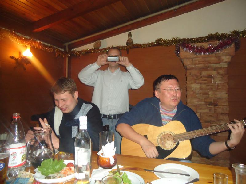 Это уже продолжение  <img src="style_emoticons/<#EMO_DIR#>/russian.gif"...