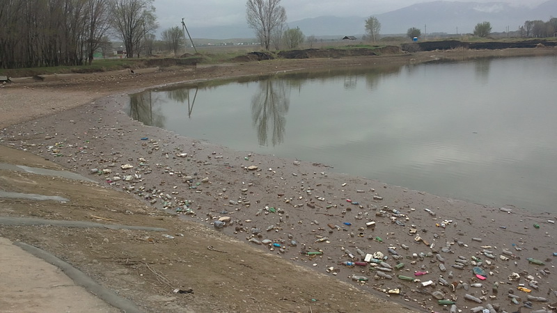 <img src="style_emoticons/<#EMO_DIR#>/sad.gif"...