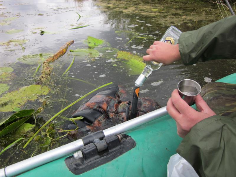 <img src="style_emoticons/<#EMO_DIR#>/rofl.gif"...