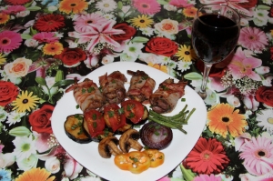 Перепела в беконе